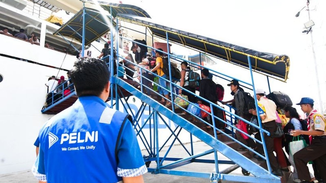 Program Diskon Tiket Pelni senilai Rp134 miliar habis terjual 100% sebelum batas waktu, menunjukkan tingginya minat masyarakat pada transportasi laut. Apa dampaknya?