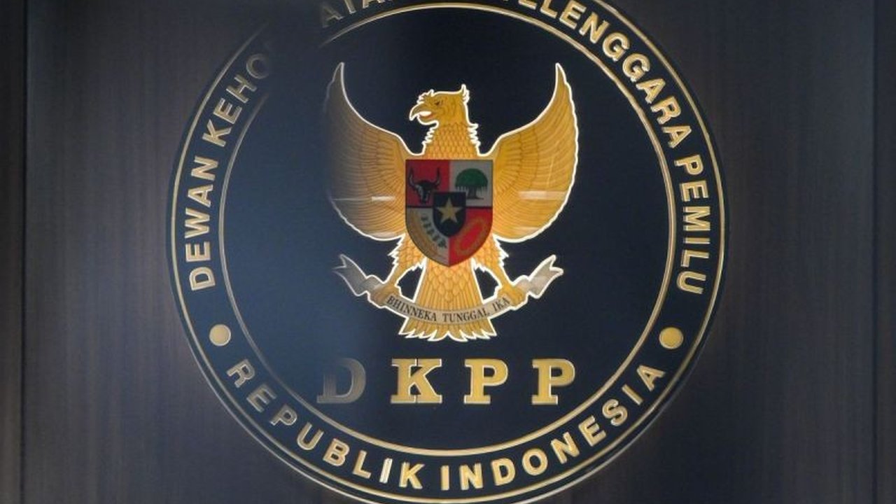 Dewan Kehormatan Penyelenggara Pemilu (DKPP) akan periksa KPU RI dan KPU Sulsel terkait dugaan pelanggaran kode etik. Apa saja kasusnya?