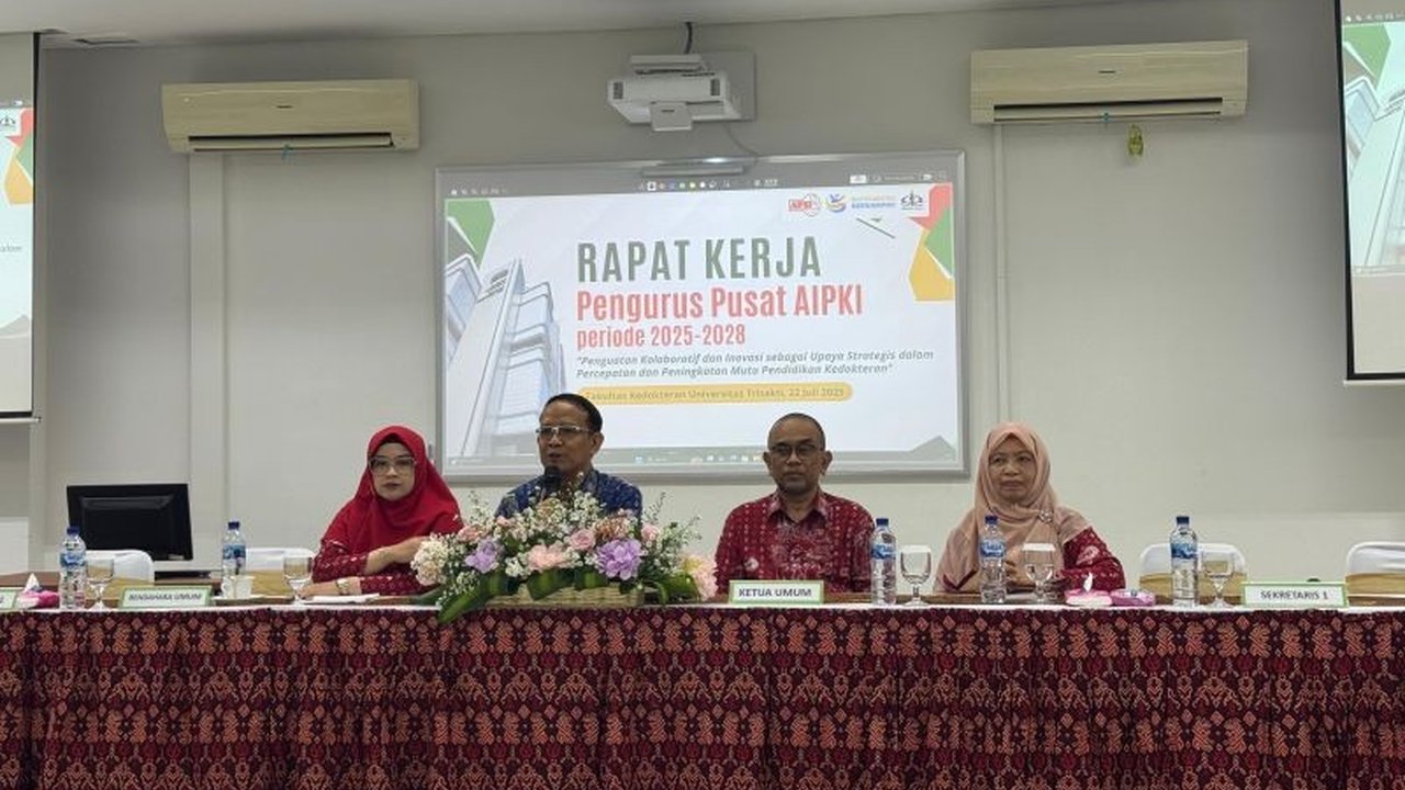 Asosiasi Institusi Pendidikan Kedokteran Indonesia (AIPKI) mendesak reformasi pendidikan dokter di Indonesia, siap mencetak tenaga medis adaptif di era digital. Apa saja fokus utamanya?