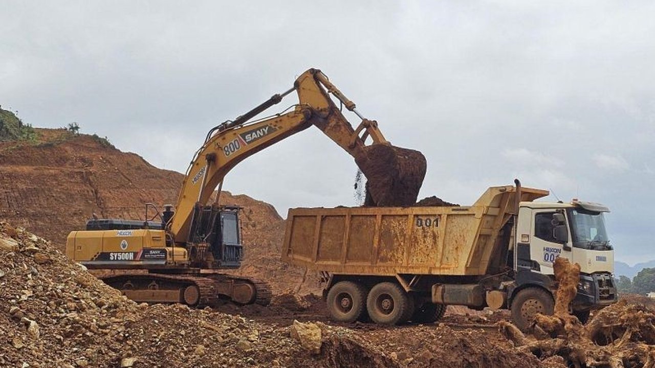 PT PAM Mineral Tbk (NICL) mencatatkan lonjakan kinerja PAM Mineral yang signifikan, dengan laba bersih melonjak 386,51 persen pada Semester I-2025, memicu rasa penasaran akan strategi di baliknya.