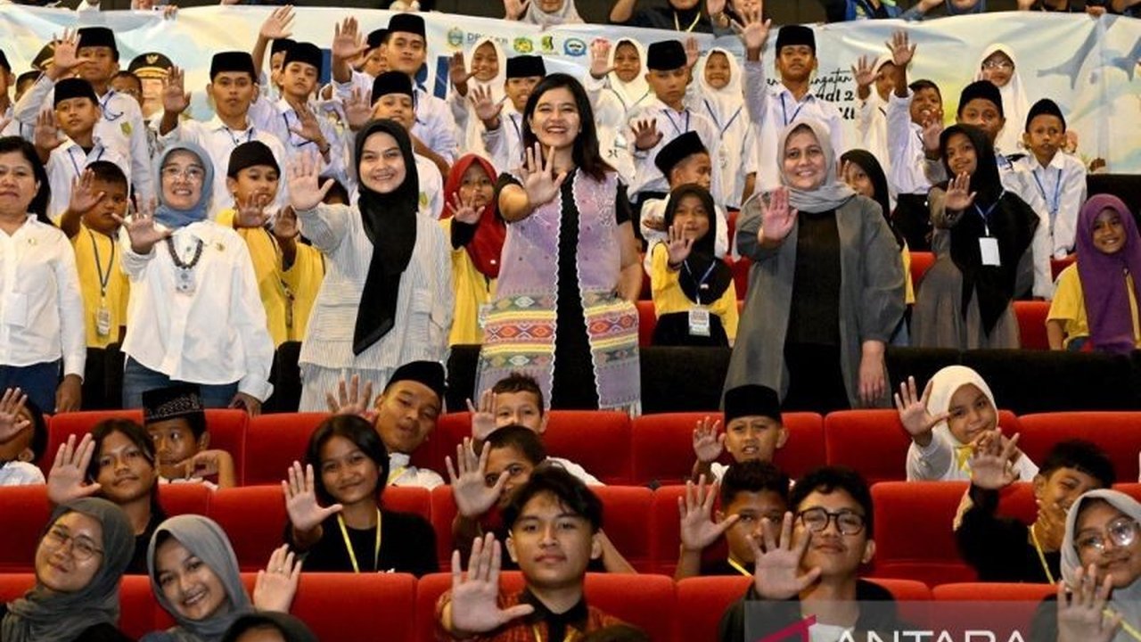 Ketua TP PKK Sumut Kahiyang Ayu ajak 500 anak marginal nobar film Jumbo sambut Hari Anak Nasional 2025, hadirkan keceriaan dan edukasi. Apa saja kegiatannya?