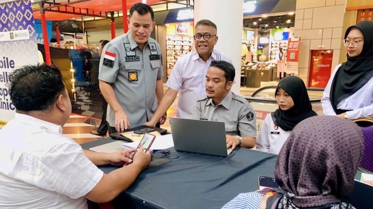 Pemerintah Kota Batam serius dorong perlindungan karya lokal. Simak bagaimana Pemkot Batam memfasilitasi pelaku usaha kreatif memiliki Hak Kekayaan Intelektual (HAKI) demi daya saing global!