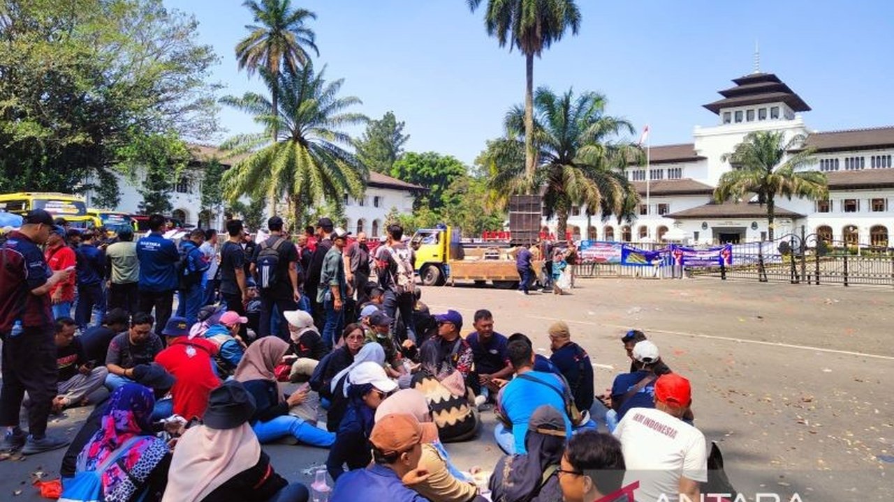 Ada Apa Dedi Mulyadi Tanggapi Via Medsos? Pekerja Pariwisata Jabar Desak Cabut Pelarangan Study Tour