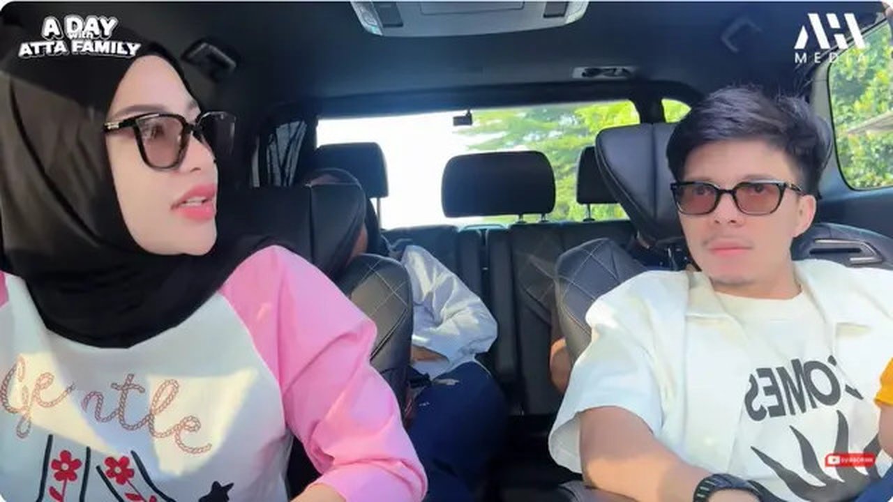 Momen Aurel dan Atta antar Ameena di hari pertama sekolah baru. [YouTube: AH 2 - AHHA MEDIA]