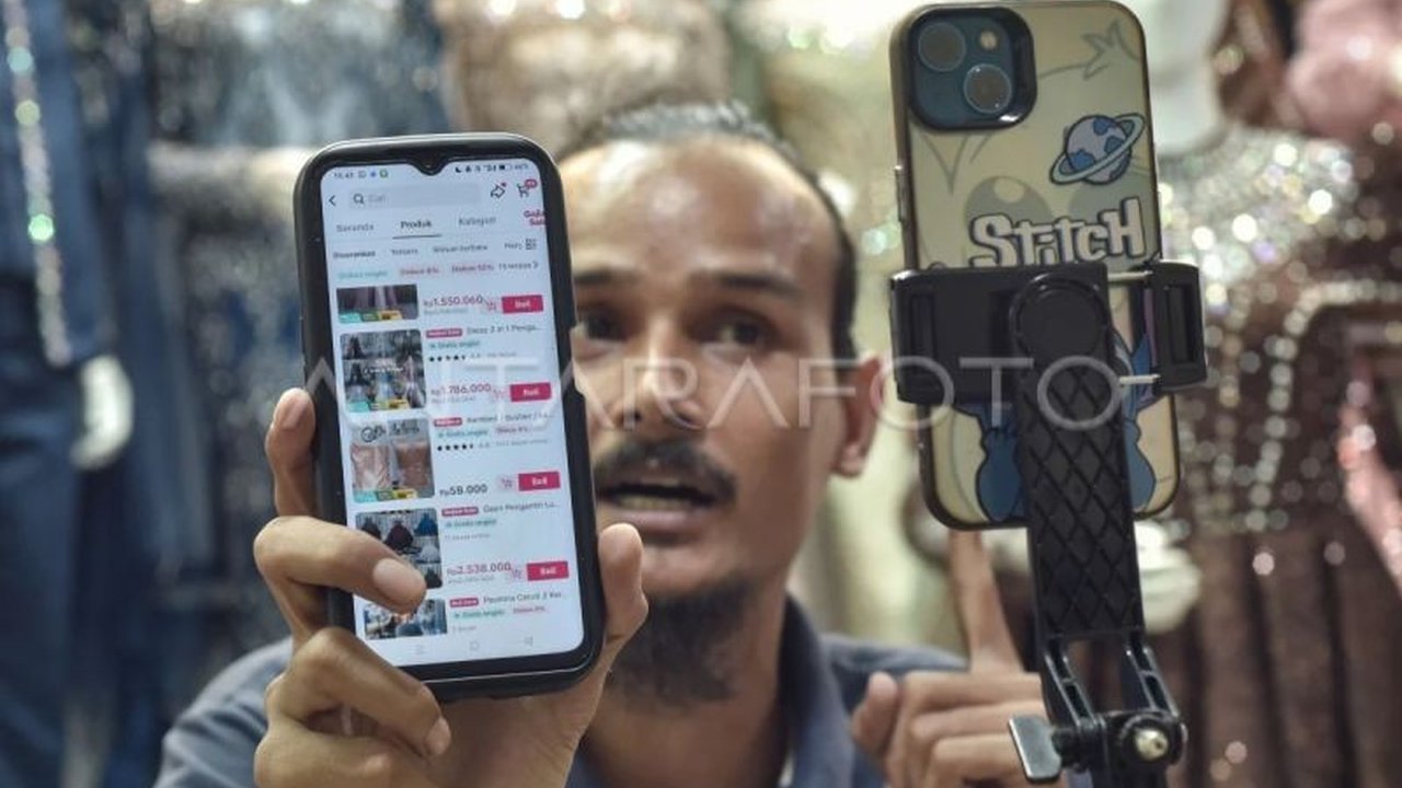 Himpunan Peritel dan Penyewa Pusat Perbelanjaan Indonesia (Hippindo) mendukung penuh rencana pemerintah menerapkan pajak e-commerce demi keadilan dan dongkrak ritel offline. Simak detailnya!