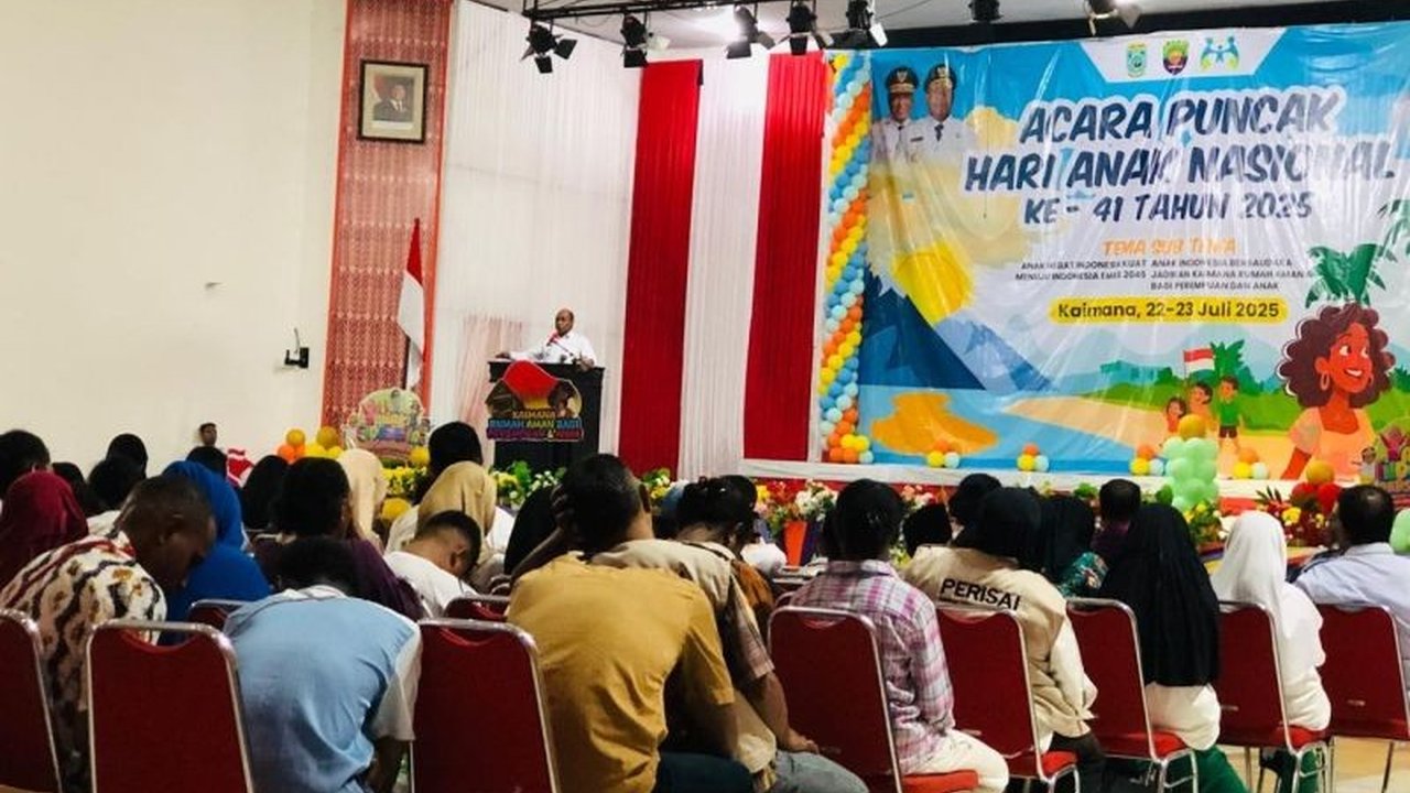 Wakil Gubernur Papua Barat Mohamad Lakotani mendesak pemerintah daerah untuk serius mempersiapkan generasi muda menghadapi Bonus Demografi Papua Barat 2045. Apa alasannya?