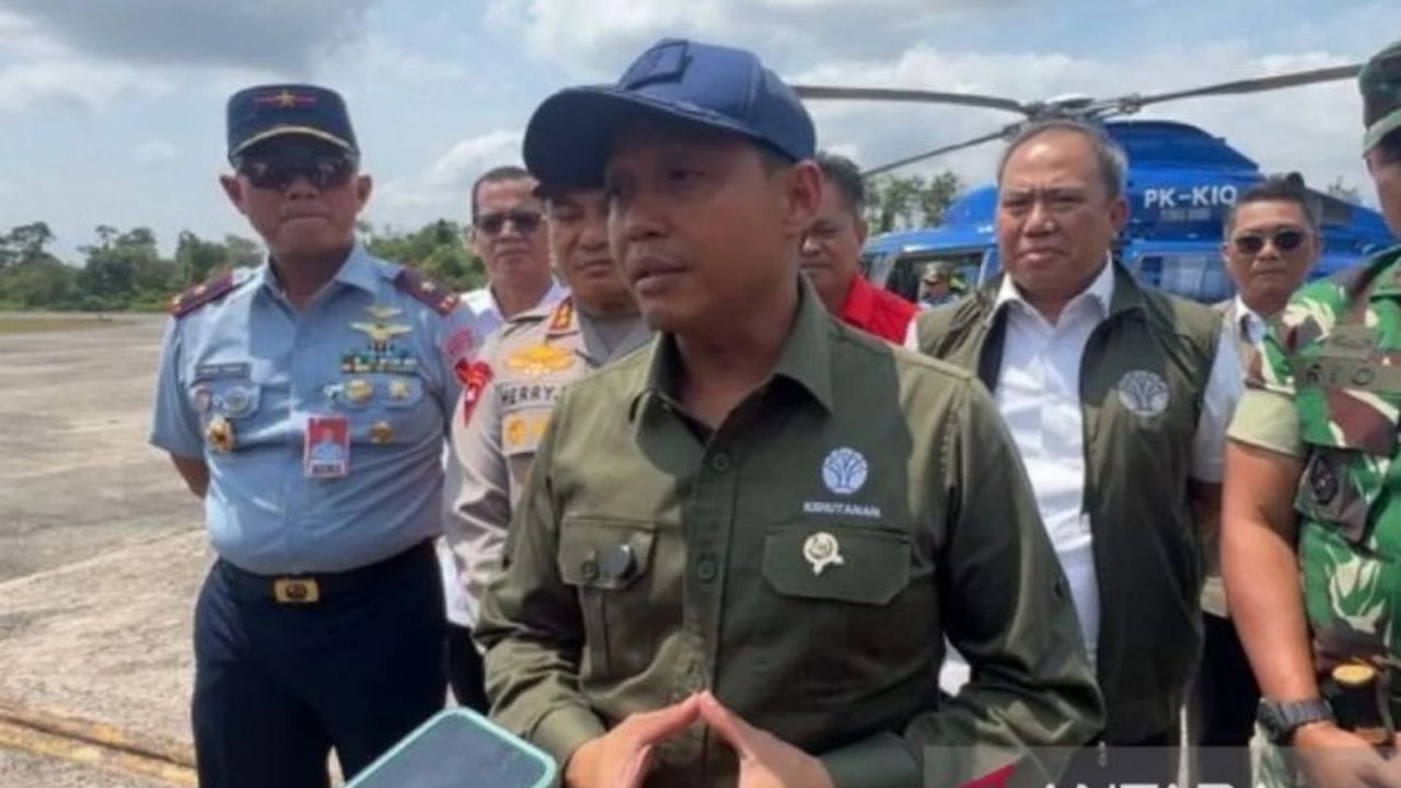 Menteri Kehutanan RI meyakini insiden Karhutla Rokan Hilir sengaja dibakar untuk pembukaan lahan sawit. Upaya pemadaman terus dilakukan di tengah cuaca ekstrem.