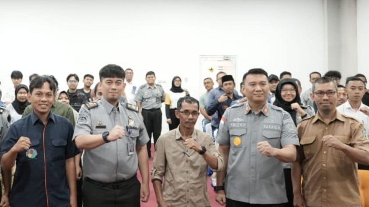 Kantor Imigrasi Kediri gencar lakukan edukasi visa imigrasi di Kampung Inggris Pare setelah temukan WNA salah guna visa. Simak pentingnya aturan visa yang benar!