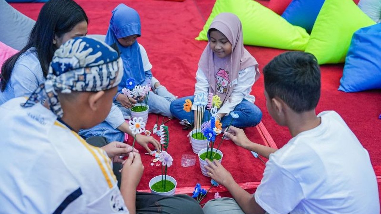 PT Transjakarta menegaskan Peran Transportasi Publik dalam mewujudkan ruang tumbuh aman bagi anak, termasuk rencana pembangunan fasilitas daycare dan kegiatan menarik untuk anak pegawai.