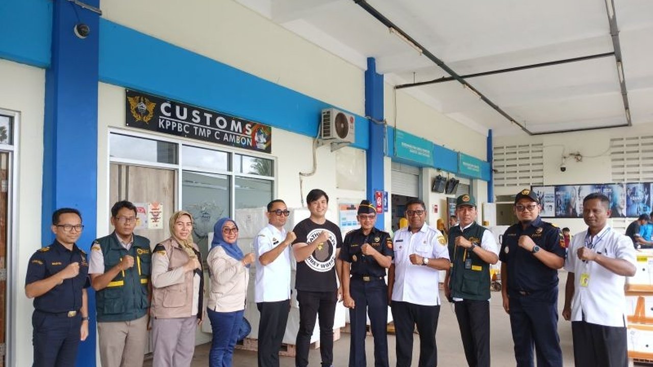 BKHIT Maluku sukses memfasilitasi **ekspor ikan kerapu hidup** senilai Rp320 juta ke Hongkong. Simak bagaimana sinergi instansi mendukung kemajuan perikanan Maluku!