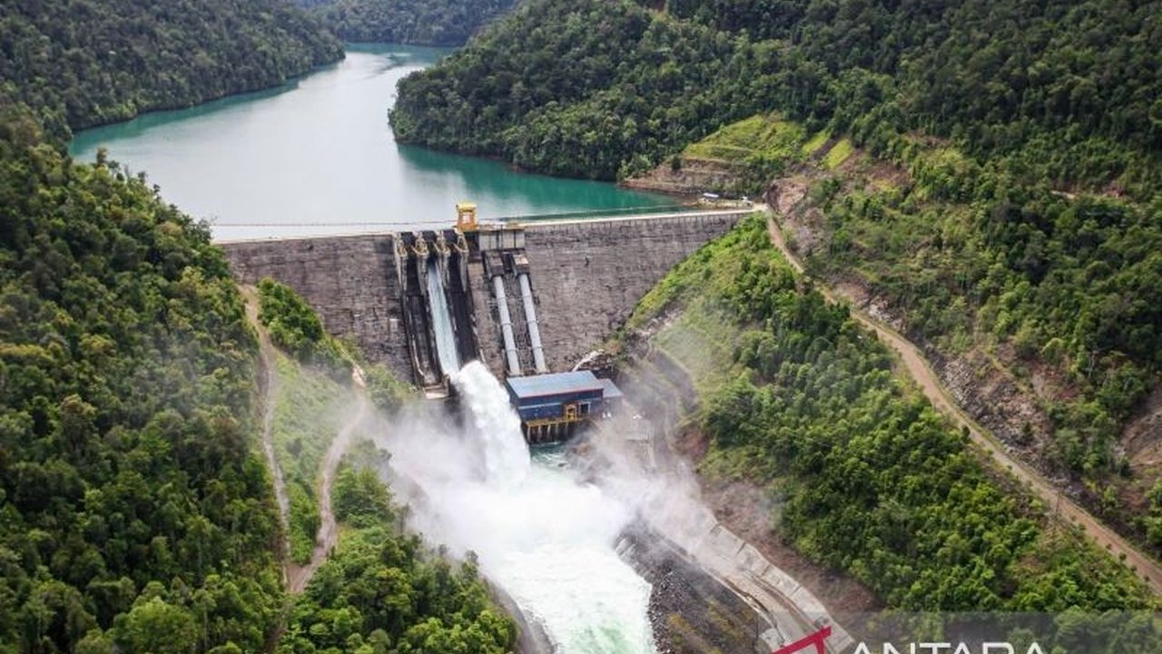 Pengamat sebut BUMN dan perusahaan nasional sukses jadi teladan dalam praktik pertambangan hijau. Bagaimana mereka mewujudkan komitmen lingkungan yang terukur?