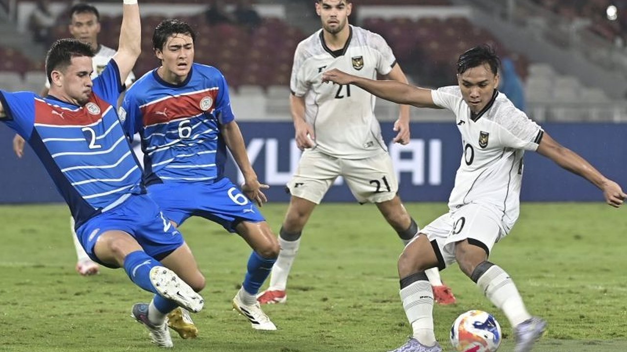 Timnas U-23 Indonesia akan menghadapi ujian berat di semifinal ASEAN U-23 Championships 2025 tanpa gelandang kunci Arkhan Fikri. Akankah strategi pelatih mampu mengatasi kehilangan ini?
