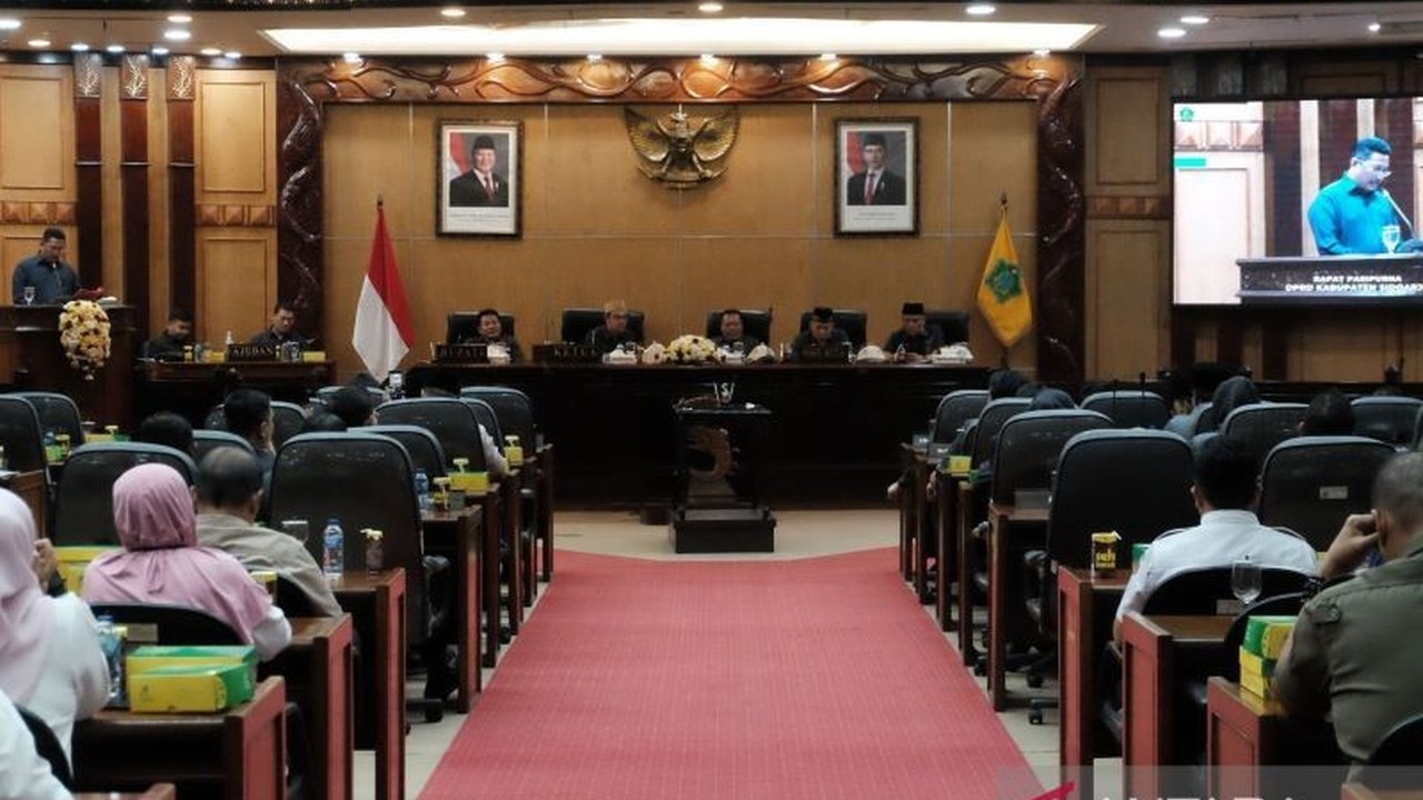 Kemendagri dan Pemprov Jatim mendesak Pemkab Sidoarjo segera mengesahkan Perda LPP APBD Sidoarjo 2024 yang sebelumnya ditolak DPRD. Apa dampaknya jika tak segera disahkan?