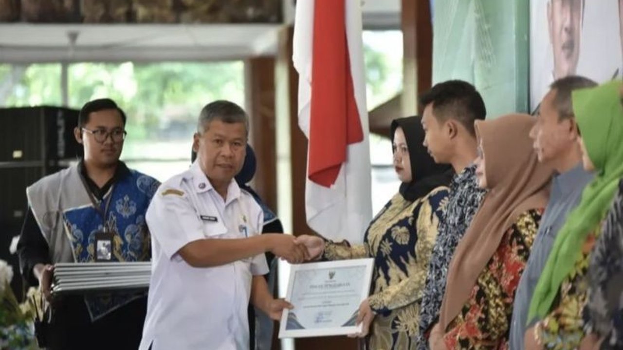 Sebanyak 172 Koperasi Merah Putih resmi dibentuk di Pacitan, Jawa Timur, sebagai bagian dari gerakan nasional untuk memperkuat ekonomi rakyat. Bagaimana dampaknya?