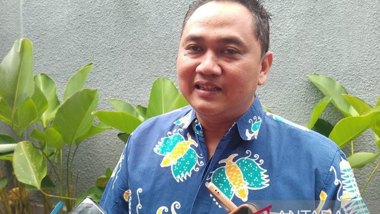 Bank Jateng Cabang Kudus berhasil menyalurkan Kredit Usaha Rakyat (KUR) hingga Rp77,44 miliar, melebihi target tahunan, namun menghadapi tantangan dari catatan SLIK nasabah.