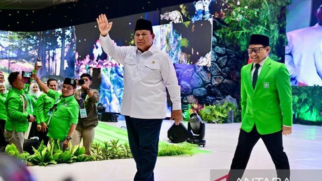 Presiden Prabowo Subianto menyoroti esensi Pasal 33 UUD 1945 tentang penguasaan negara atas kekayaan alam demi kemakmuran rakyat, memuji pidato Ma'ruf Amin.
