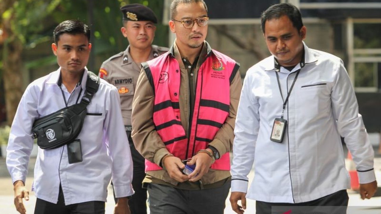 KPK memfasilitasi pemeriksaan tersangka minyak Gading Ramadan Joedo oleh Kejaksaan Agung di Gedung Merah Putih. Sinergi ini tunjukkan komitmen kuat berantas korupsi. Apa perannya?