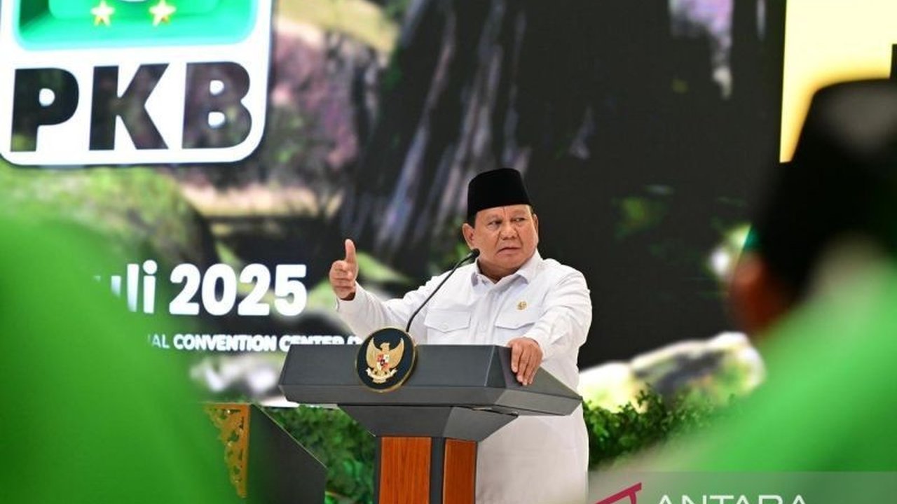 Presiden Prabowo Subianto menegaskan Pasal 33 UUD 1945 mengedepankan azas kekeluargaan ekonomi, bukan konglomerasi. Apa implikasinya bagi kesejahteraan rakyat?