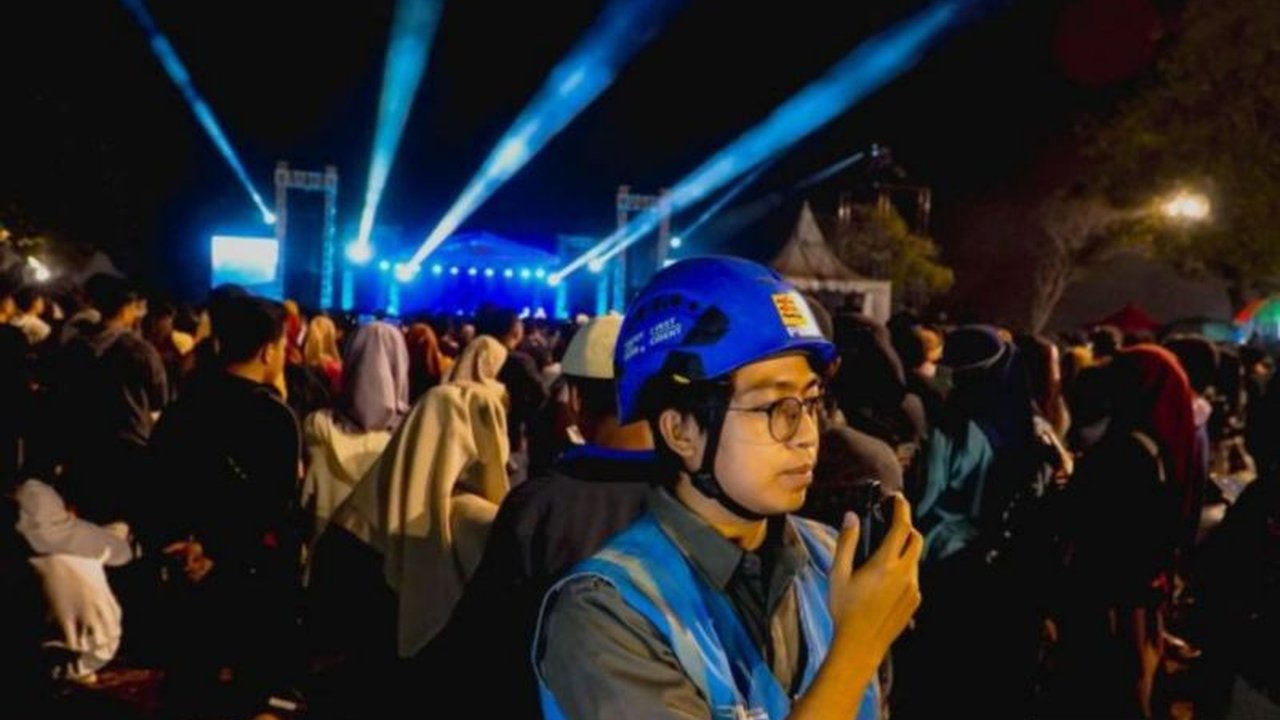 PT PLN (Persero) sukses menjaga kelistrikan Festival Lakey 2025 di Dompu, Nusa Tenggara Barat, menegaskan komitmennya dalam mendukung geliat ekonomi dan pariwisata daerah.