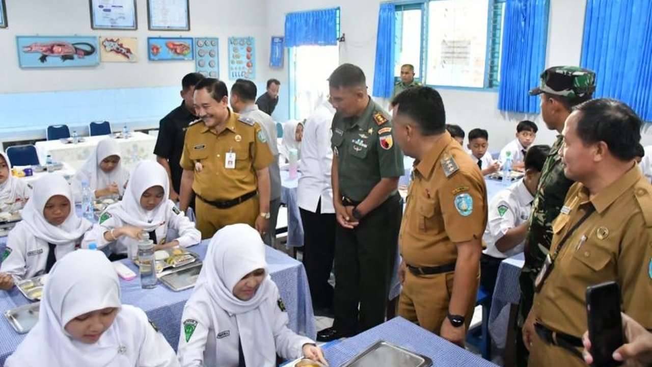 Jumlah penerima program Makan Bergizi Gratis (MBG) di Ponorogo mengalami penurunan signifikan. Apa penyebab berkurangnya 385 siswa dari daftar penerima?