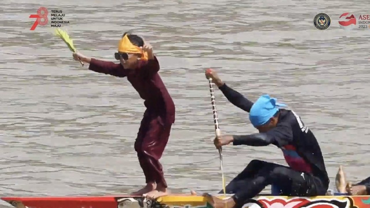 Fenomena 'Aura Farming' dari bocah Riau Dhika yang viral hingga mendunia diharapkan mampu mendongkrak pariwisata daerah, termasuk Sumatera Barat. Bagaimana dampaknya?