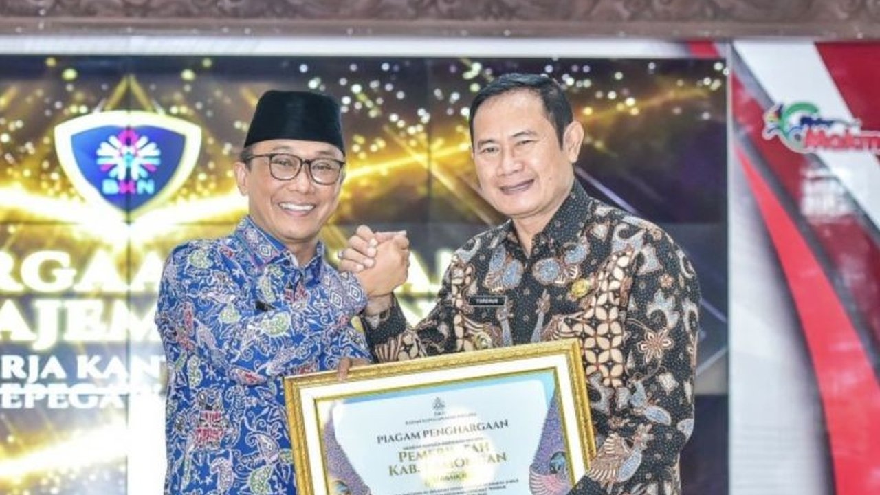 Pemerintah Kabupaten Lamongan berhasil meraih penghargaan terbaik kedua dalam Manajemen Kenaikan Pangkat ASN dari BKN, menunjukkan efisiensi luar biasa. Simak detailnya!