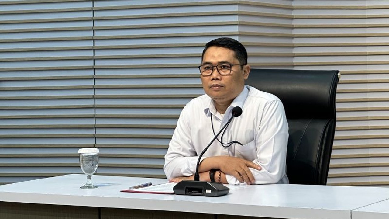 KPK mengungkap identitas mantan Kapolres Tapanuli Selatan yang diperiksa terkait kasus korupsi proyek jalan di Sumatera Utara. Siapa dia dan apa perannya?