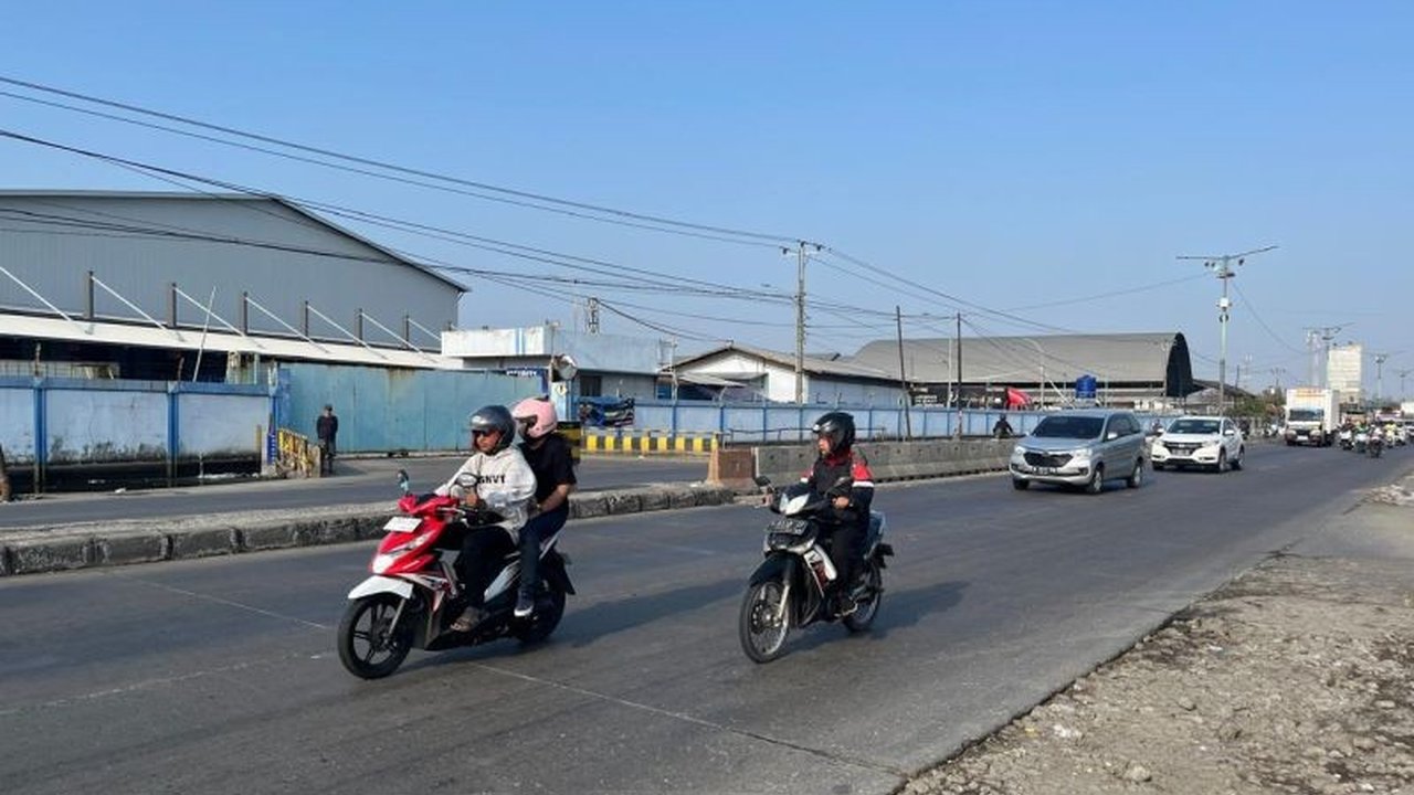 Meski genangan Rob Sayung di Demak telah surut, Pemprov Jateng tetap siaga penuh dan berkoordinasi erat, memastikan kondisi tetap terkendali.