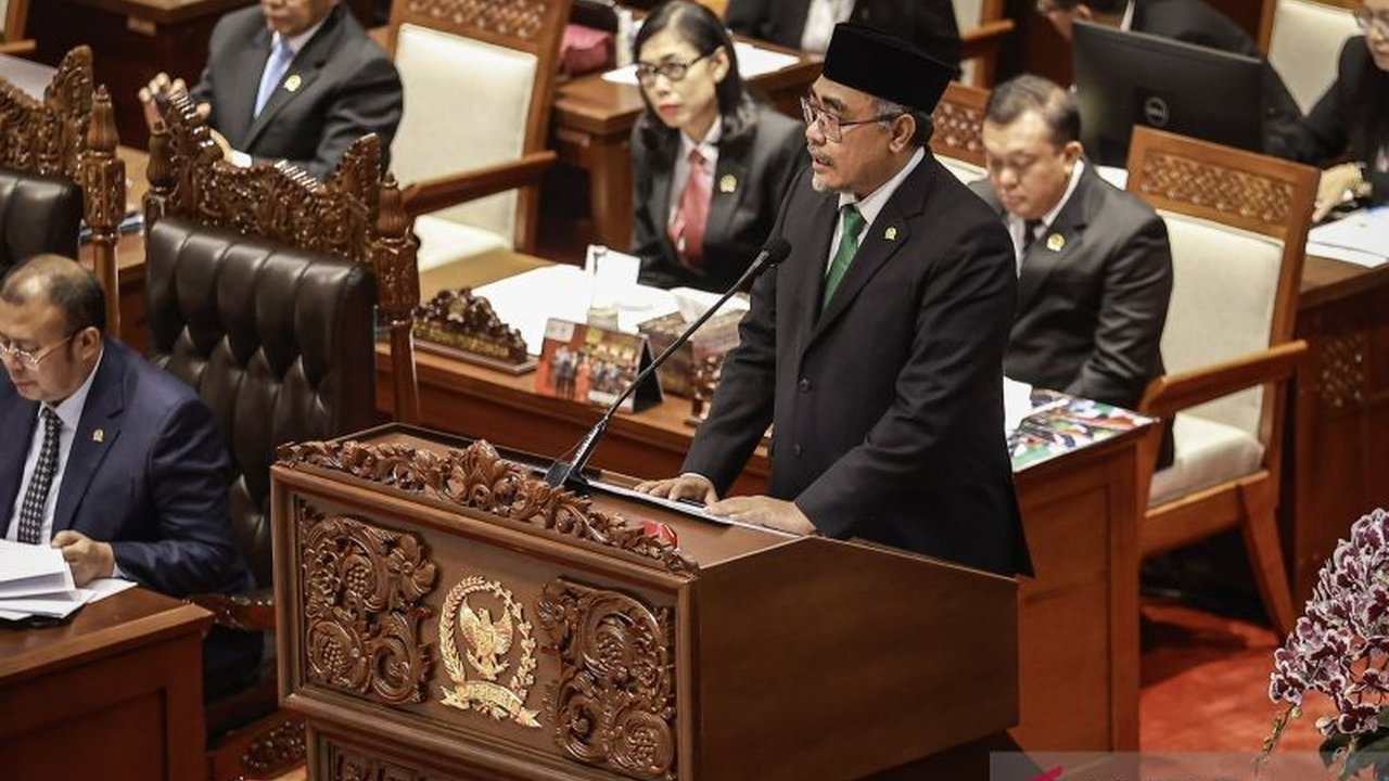 DPR dan Pemerintah sepakat menaikkan target perpajakan RAPBN 2026, mencapai 10,08-10,54 persen dari PDB, menandakan komitmen penguatan fiskal nasional.