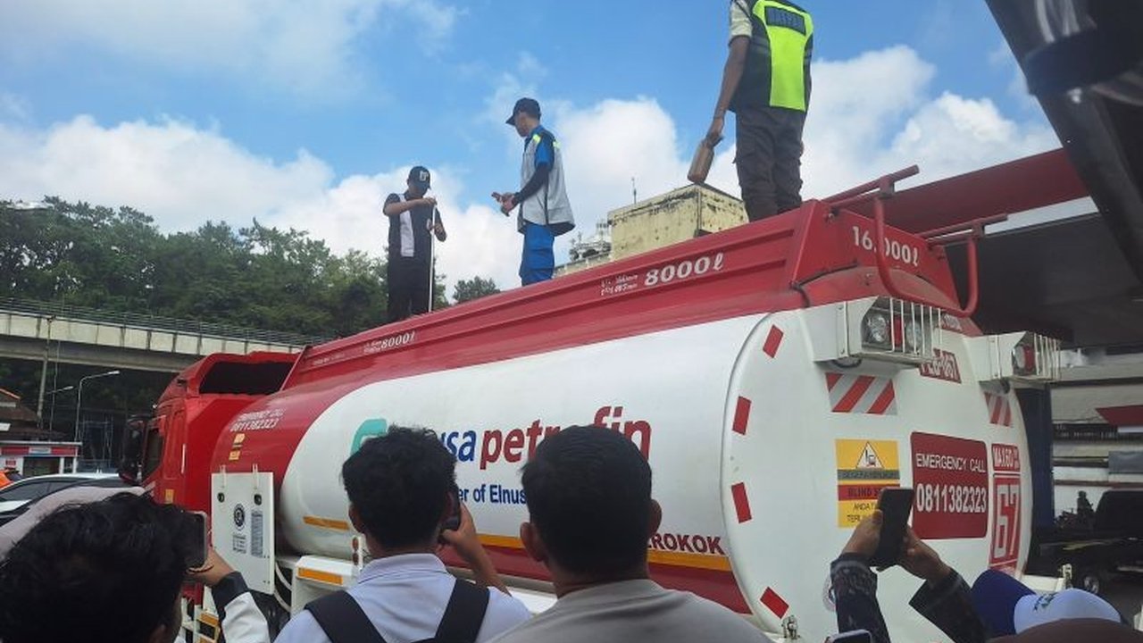 Pertamina Patra Niaga Regional Sumbagsel meluncurkan Program Pantau SPBU, mengajak masyarakat mengawasi langsung proses distribusi BBM demi transparansi dan kepercayaan.