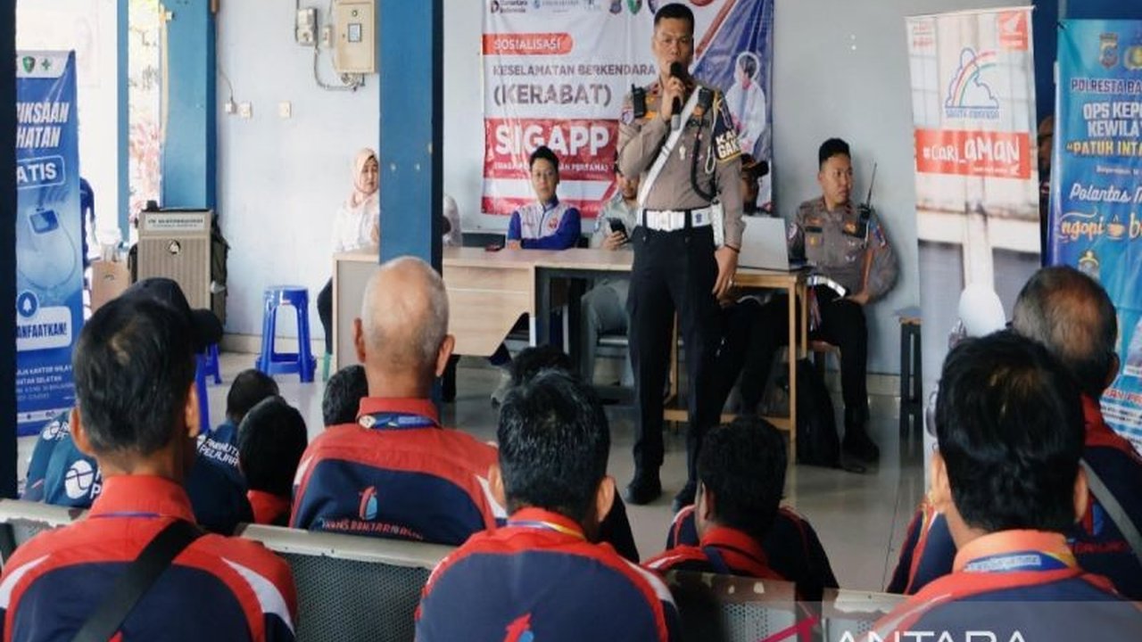 Polresta Banjarmasin melalui program Polantas Menyapa mengedukasi keselamatan sopir angkutan umum. Apa saja 4 elemen penting Safety Riding yang ditekankan?