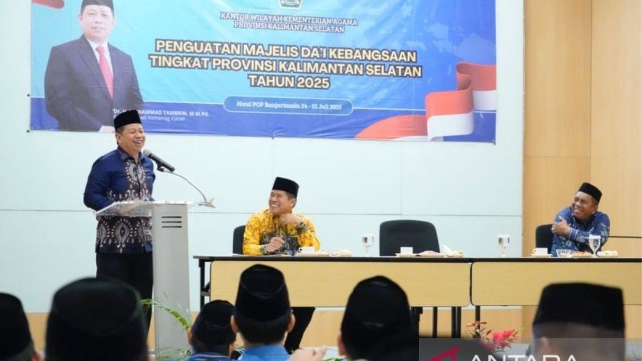 Kementerian Agama Kalimantan Selatan memperkuat Majelis Dai Kebangsaan, membekali para dai agar dakwah tetap menyejukkan di tengah tantangan zaman dan teknologi. Apa urgensinya?