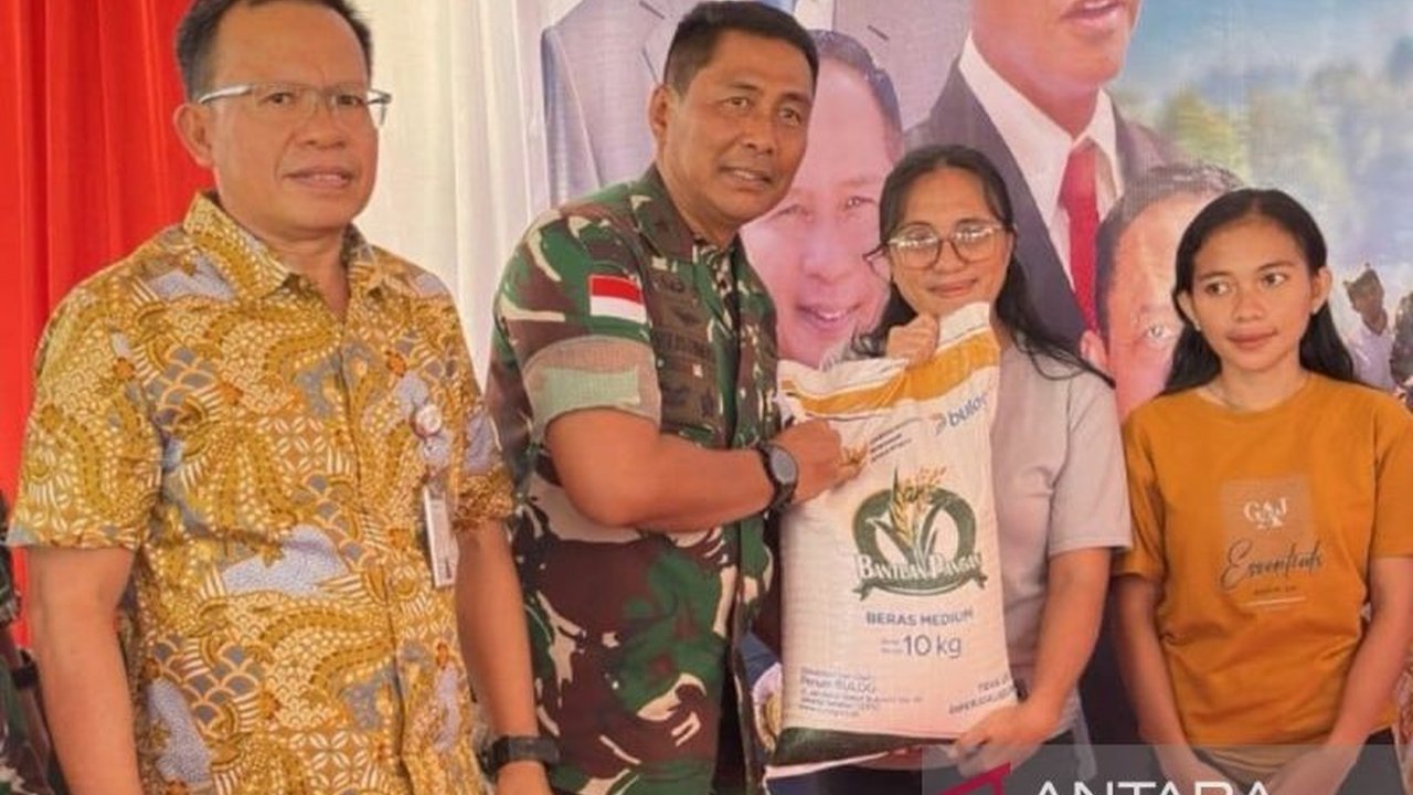 Sinergi TNI dan Bulog menyalurkan beras SPHP dengan harga jauh lebih murah, menjadi langkah strategis pemerintah dalam mengendalikan harga pangan dan inflasi.