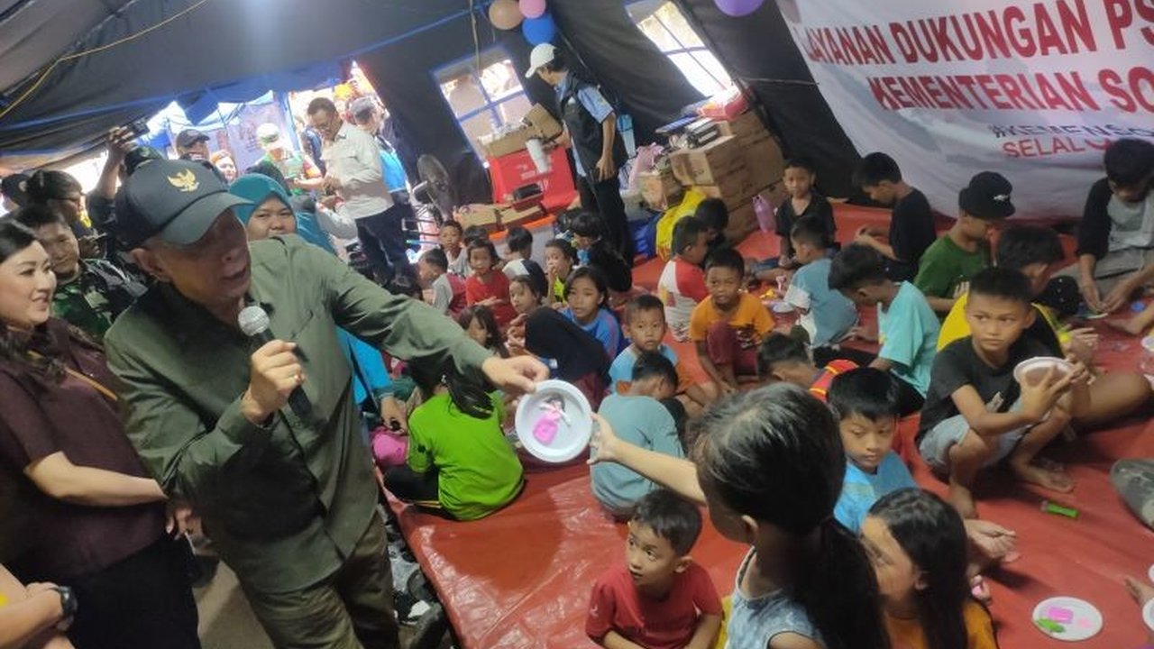 Wakil Menteri Sosial RI menyerahkan Bantuan Korban Kebakaran Tambora senilai Rp290 juta. Simak detail penanganan pascabencana dan dukungan pemerintah.