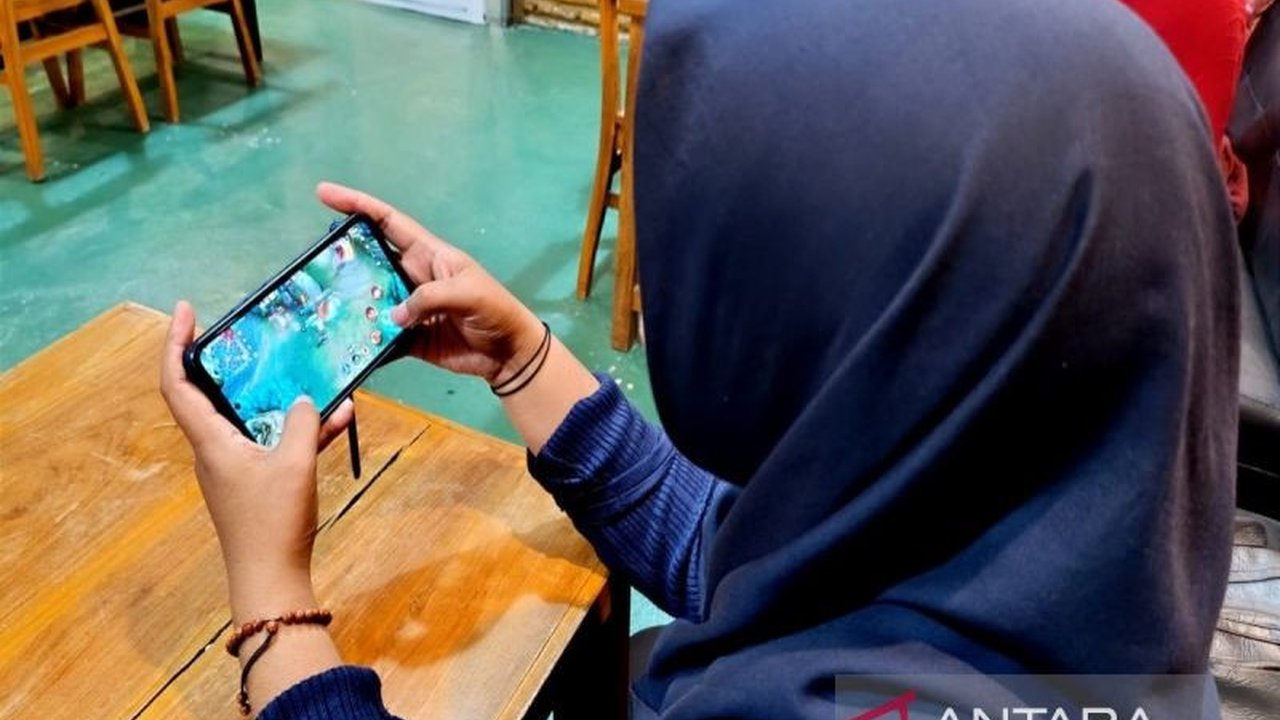 Kementerian Komunikasi dan Digital (Kemkomdigi) gencar edukasi literasi digital ke Sekolah Rakyat, membekali siswa dengan pemahaman teknologi AI hingga bahaya judi online.