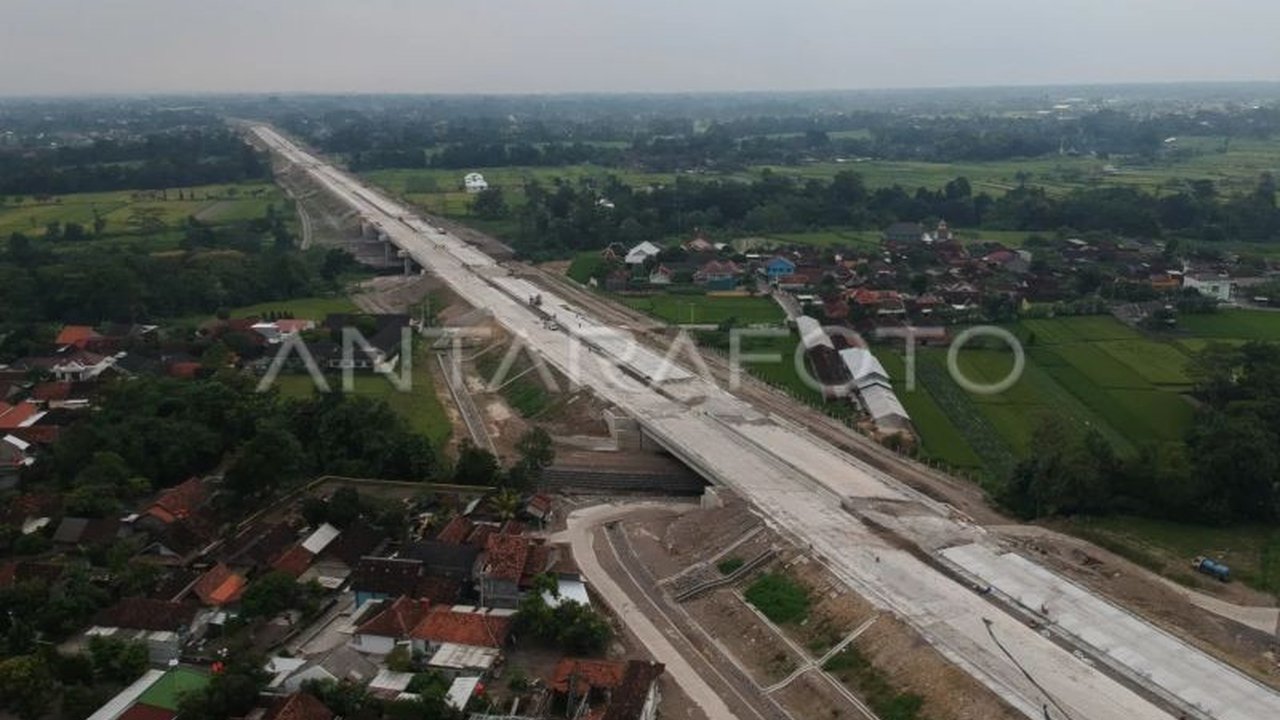 Keraton Yogyakarta menyewakan 320.000 meter persegi tanah Sultan Ground senilai Rp160 miliar untuk pembangunan dua jalan tol nasional. Mengapa nilai ini dianggap sangat rendah?
