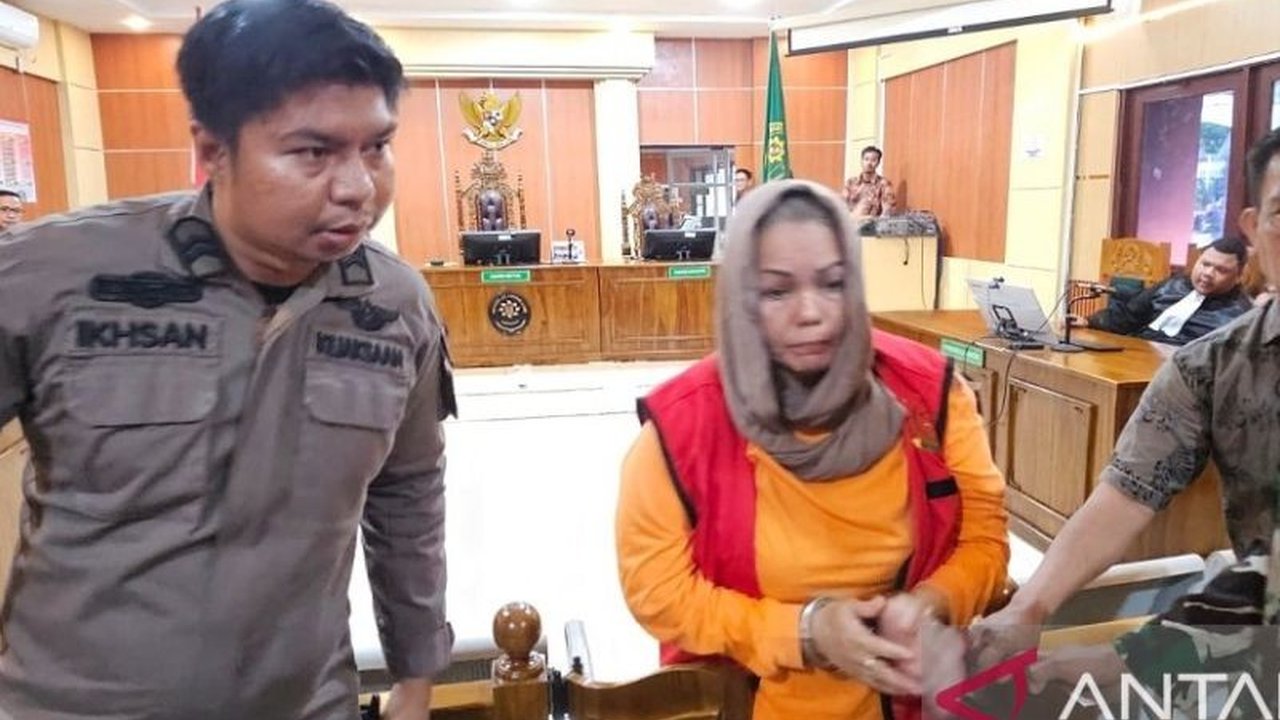 Helen Dian Krisnawati, pengendali jaringan narkotika di Jambi, dituntut hukuman mati oleh Jaksa Penuntut Umum. Apa saja bukti yang memberatkan terdakwa dalam kasus ini?