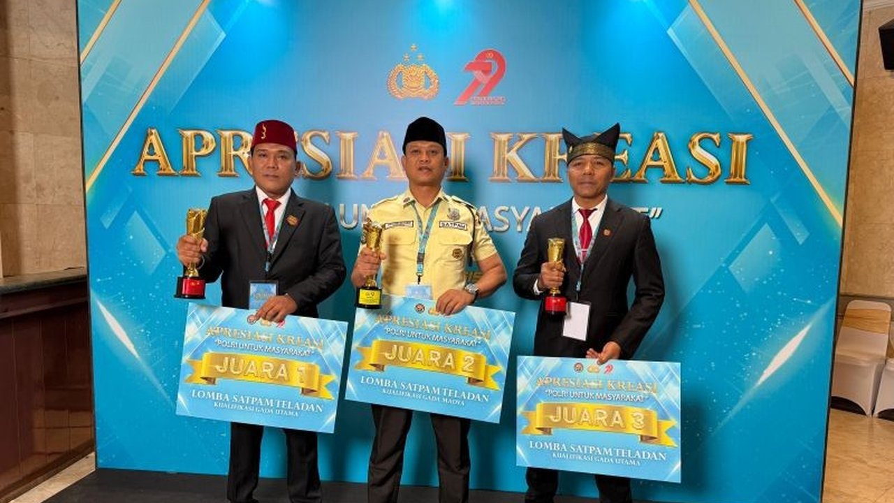 Tiga personel Satpam Teladan dari PT PKSS berhasil meraih penghargaan nasional dari Mabes Polri di Hari Bhayangkara ke-79. Simak kisah inspiratif mereka dan komitmen PKSS!