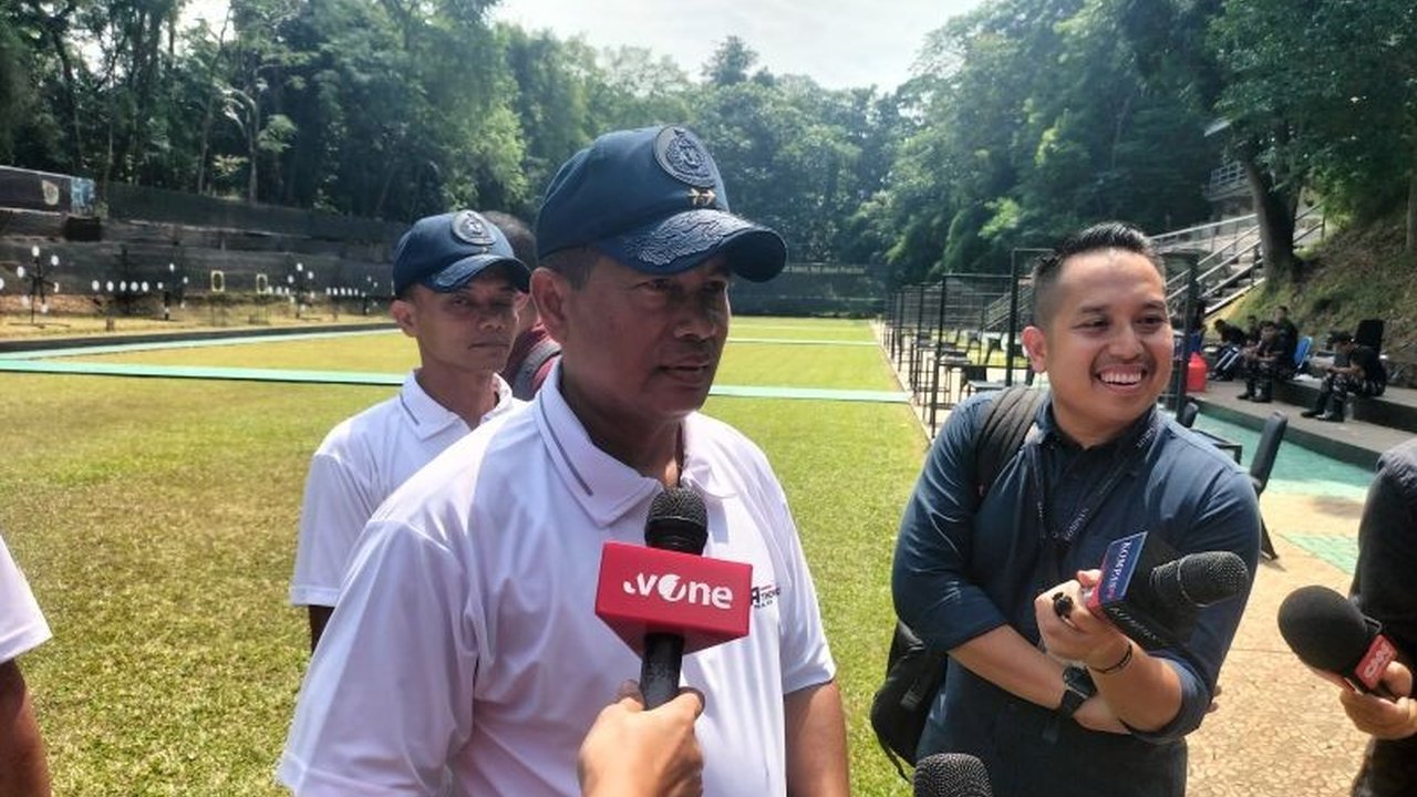 Komandan Korps Marinir Mayor Jenderal TNI Endi Supardi mengumumkan penambahan batalyon Marinir baru untuk memperkuat pertahanan laut Indonesia, sebuah langkah strategis yang patut dinantikan.