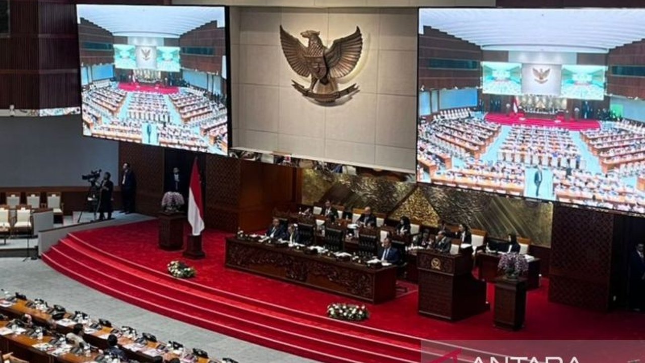 Rapat Paripurna DPR RI menyetujui Rancangan Undang-Undang (RUU) Haji dan Umrah sebagai usul inisiatif, membuka jalan untuk perbaikan signifikan dalam penyelenggaraan ibadah haji dan umrah.