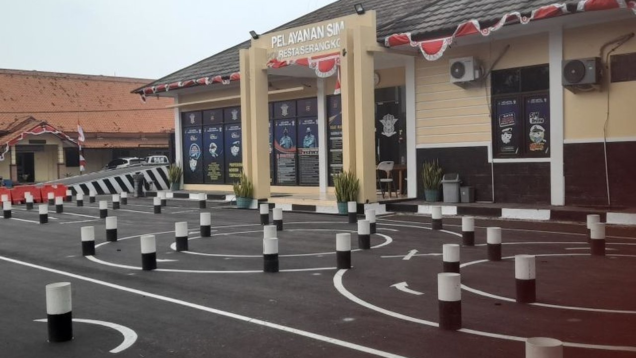 Polresta Serang Kota tengah menyelidiki dugaan pelecehan anak di lingkungan markasnya, sebuah kasus yang melibatkan petugas kebersihan dan menimbulkan pertanyaan besar.