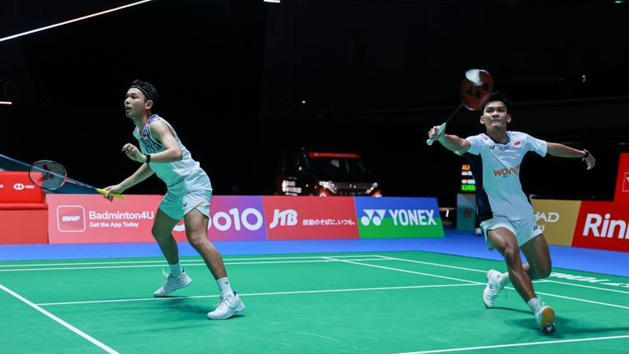 Pasangan ganda putra Fajar Alfian/Muhammad Shohibul Fikri sukses melangkah ke babak 16 besar China Open 2025, menunjukkan chemistry baru yang menjanjikan.
