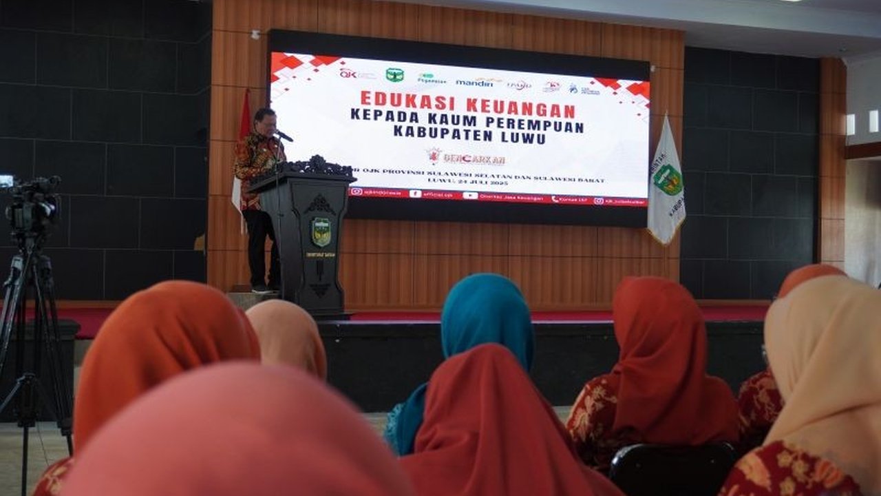 Pemkab Luwu dan OJK Sulselbar gencar edukasi keuangan bagi perempuan untuk cegah bahaya investasi bodong. Tingkat literasi keuangan di Sulsel terus meningkat, namun kewaspadaan tetap krusial.