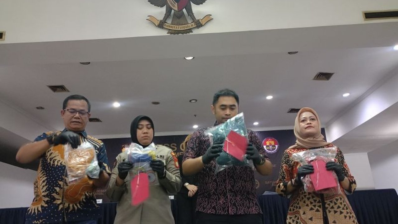 Seorang pria di Jakarta Timur ditangkap atas dugaan pelecehan anak dengan modus iming-iming sepatu baru, memicu keprihatinan publik.