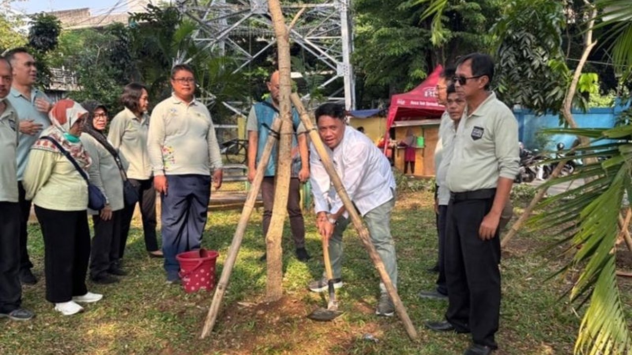 Suku Dinas Pertamanan dan Hutan Kota Jakarta Barat kembali melakukan Penanaman Pohon Jakarta Barat jenis tabebuya di Grogol Petamburan. Upaya ini untuk atasi perubahan iklim dan polusi udara.
