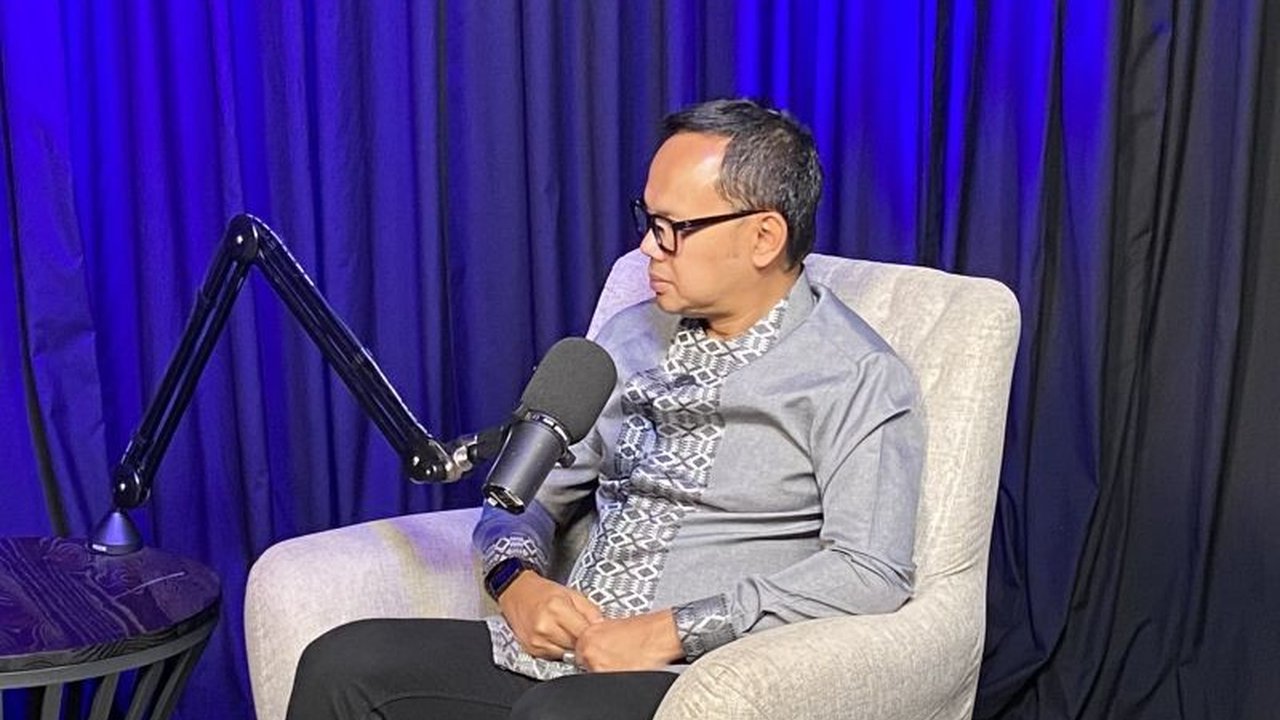 Wakil Menteri Dalam Negeri (Wamendagri) Bima Arya Sugiarto menegaskan putusan Mahkamah Konstitusi (MK) menjadi rujukan krusial dalam proses revisi UU Pemilu, memicu pertanyaan tentang perubahan apa saja yang akan terjadi.