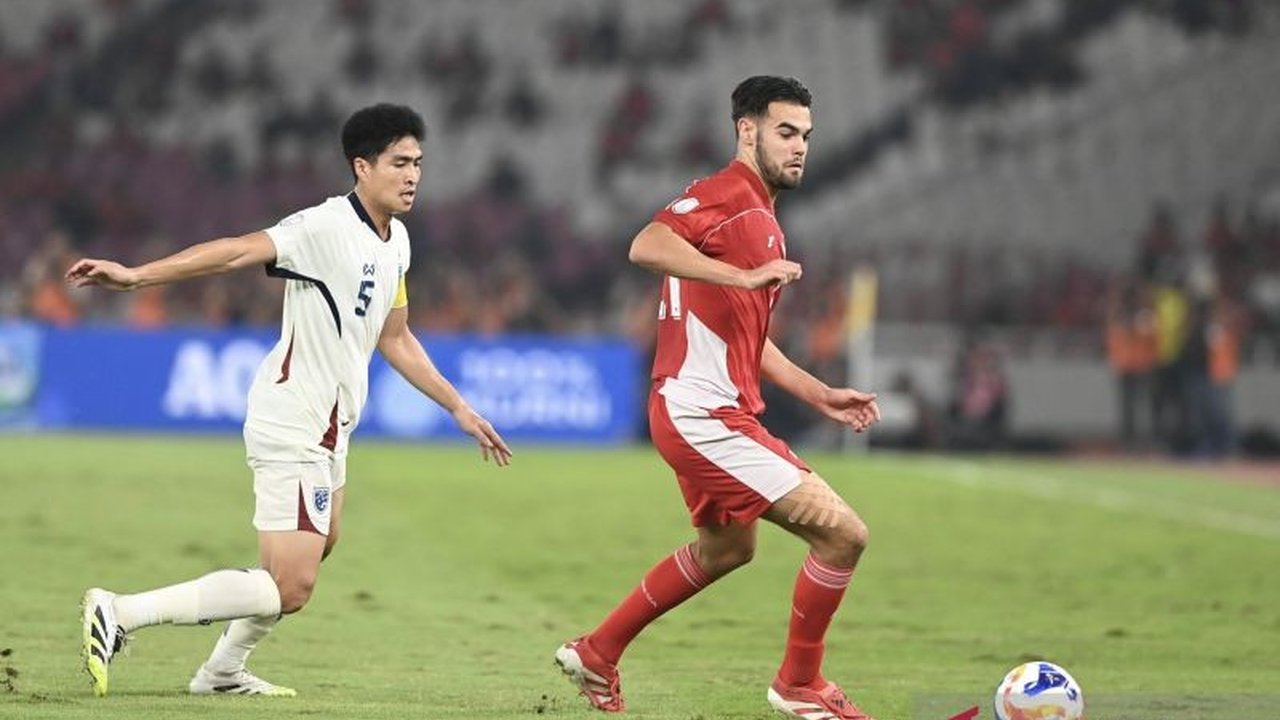 Jens Raven menjadi pahlawan Timnas U-23 Indonesia setelah mencetak gol penyeimbang krusial ke gawang Thailand, membawa Garuda Muda menyamakan skor 1-1 di semifinal.