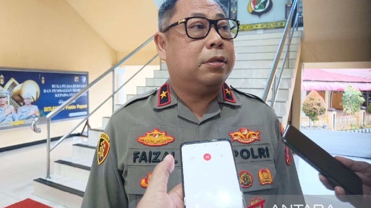 Seorang pedagang pinang di Sugapa tewas ditembak KKB Intan Jaya. Siapa pelaku di balik aksi keji ini dan bagaimana kronologinya?