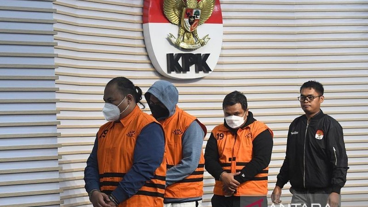 KPK menduga Kepala Dinas PUPR Sumut nonaktif, Topan Obaja Putra Ginting, menerima suap proyek jalan Sumut atas perintah. Penyelidikan mendalam kini fokus pada alur komando dan aliran dana.