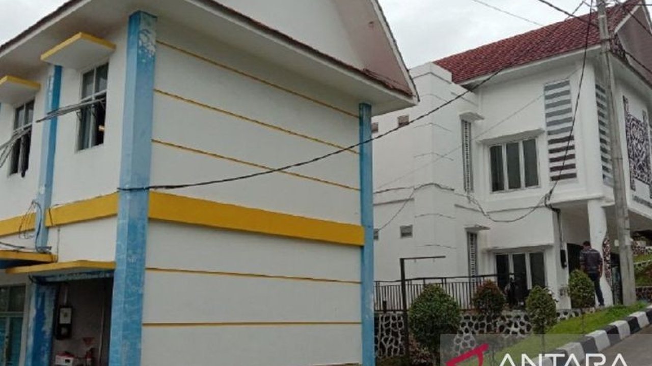 Sekolah Rakyat Samarinda hadir sebagai rumah baru bagi 100 siswa prasejahtera, menerapkan pola asuh intensif dan adaptasi panjang sebelum pembelajaran formal dimulai.